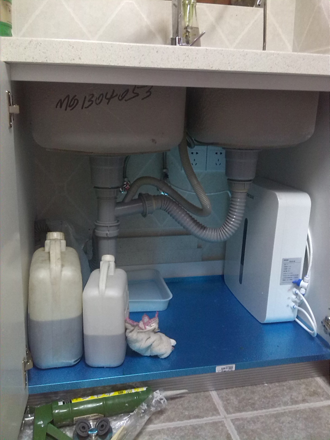 末端直饮机安装实例(近景)